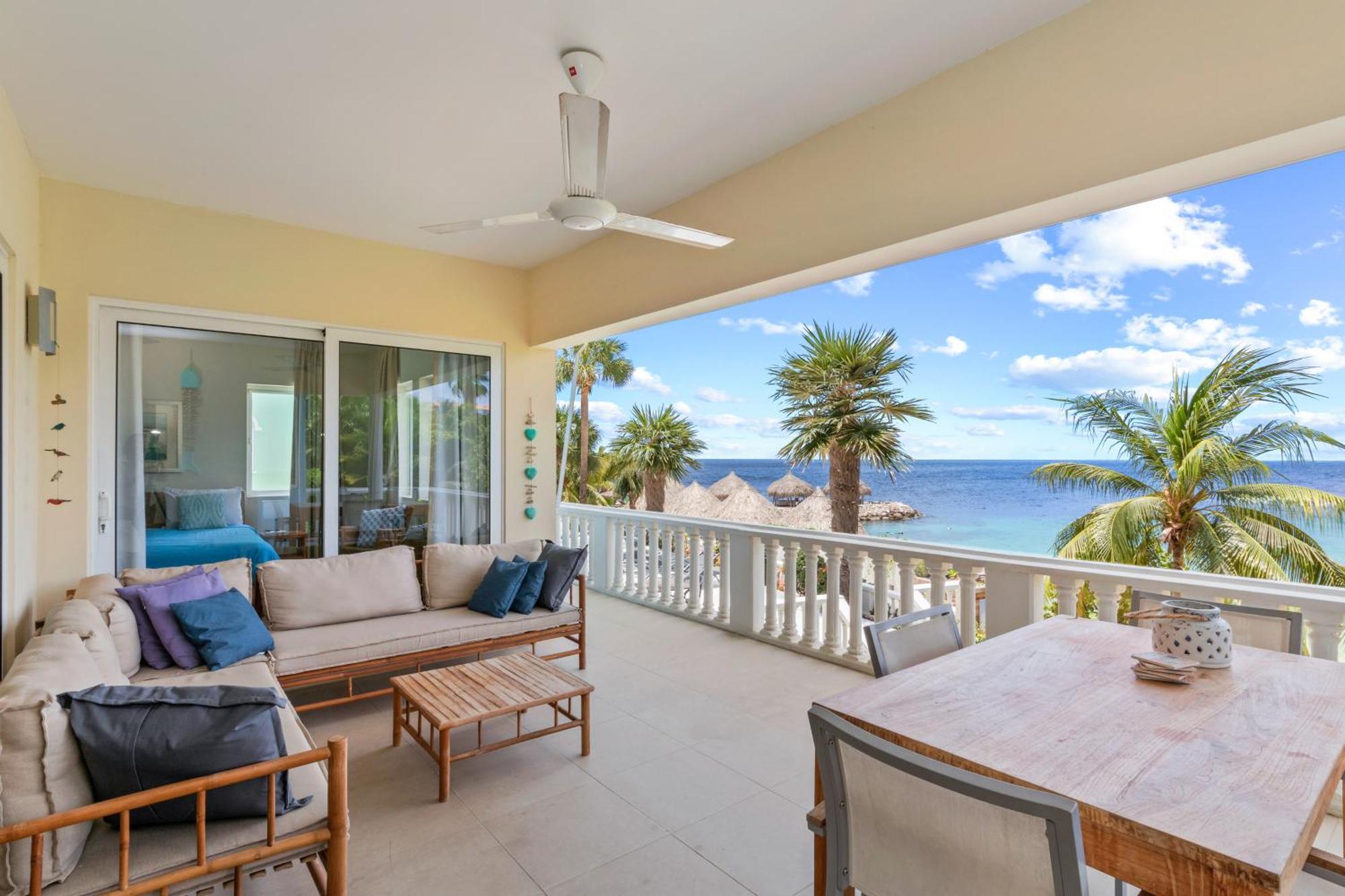 Blue Bay Beach Apartments Exterior photo