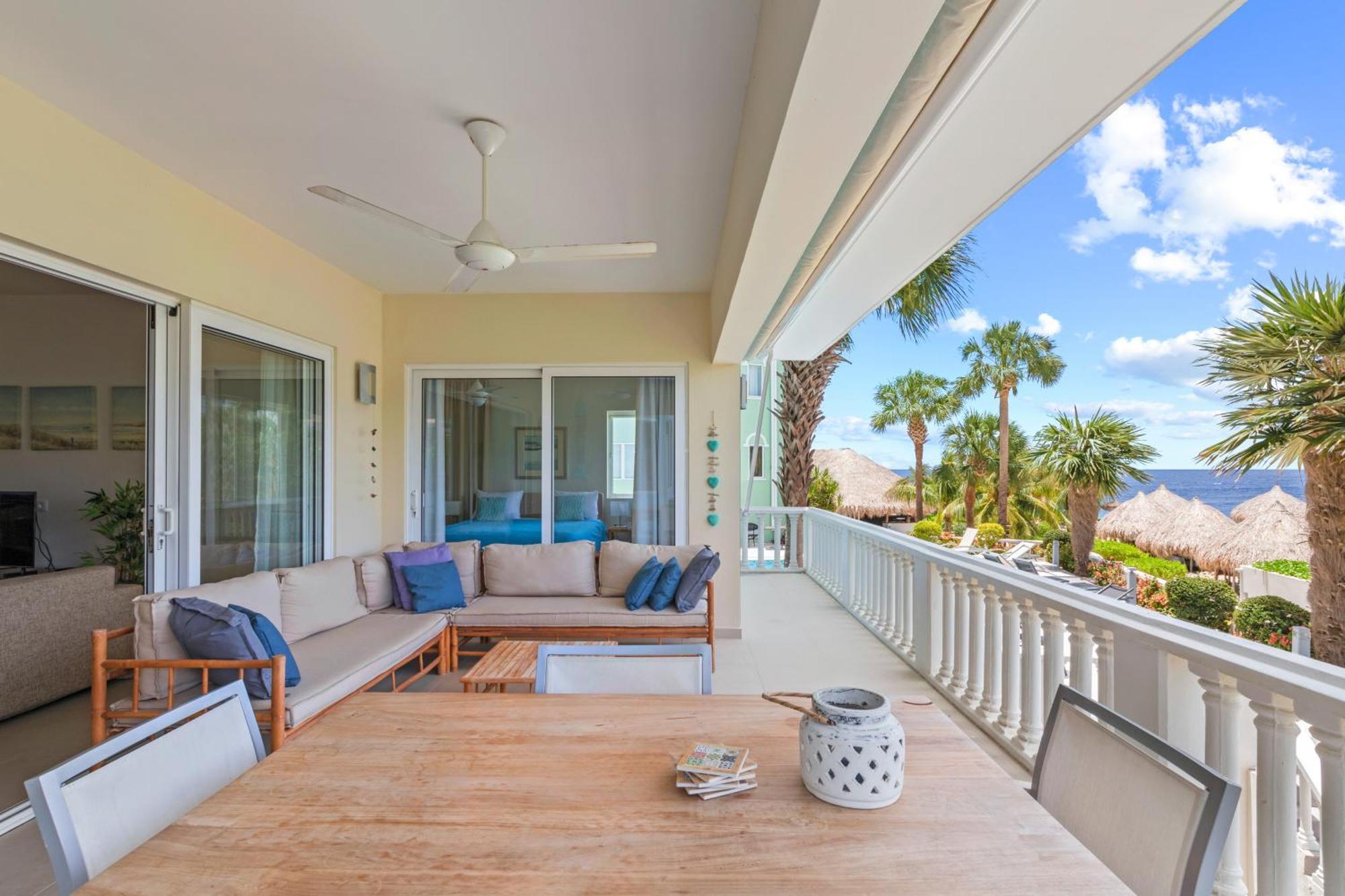 Blue Bay Beach Apartments Exterior photo